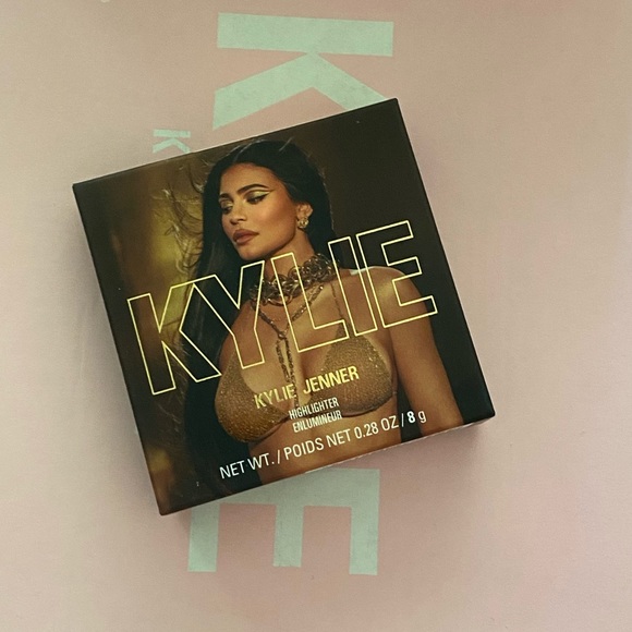 Kylie Cosmetics 24K Collection Highlighter - Picture 2 of 5